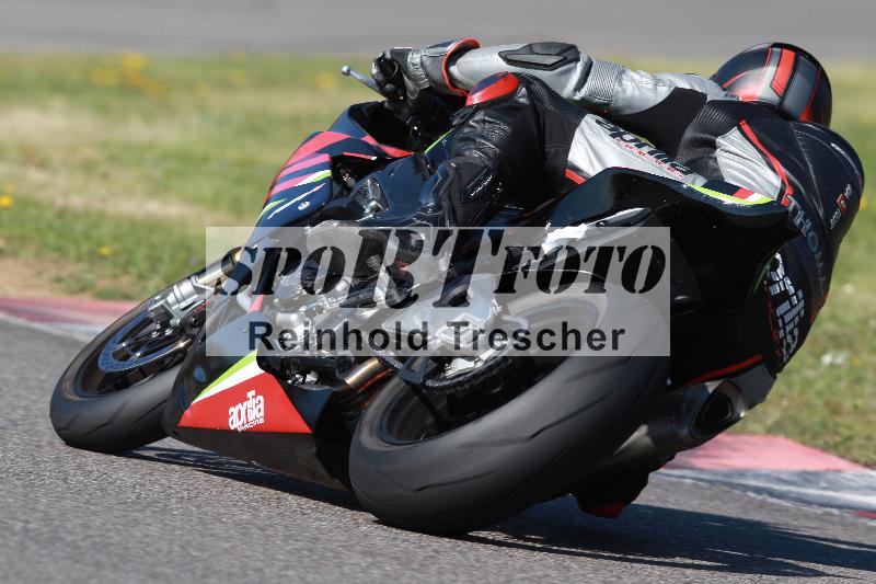 /Archiv-2022/07 16.04.2022 Speer Racing ADR/Gruppe gelb/backside